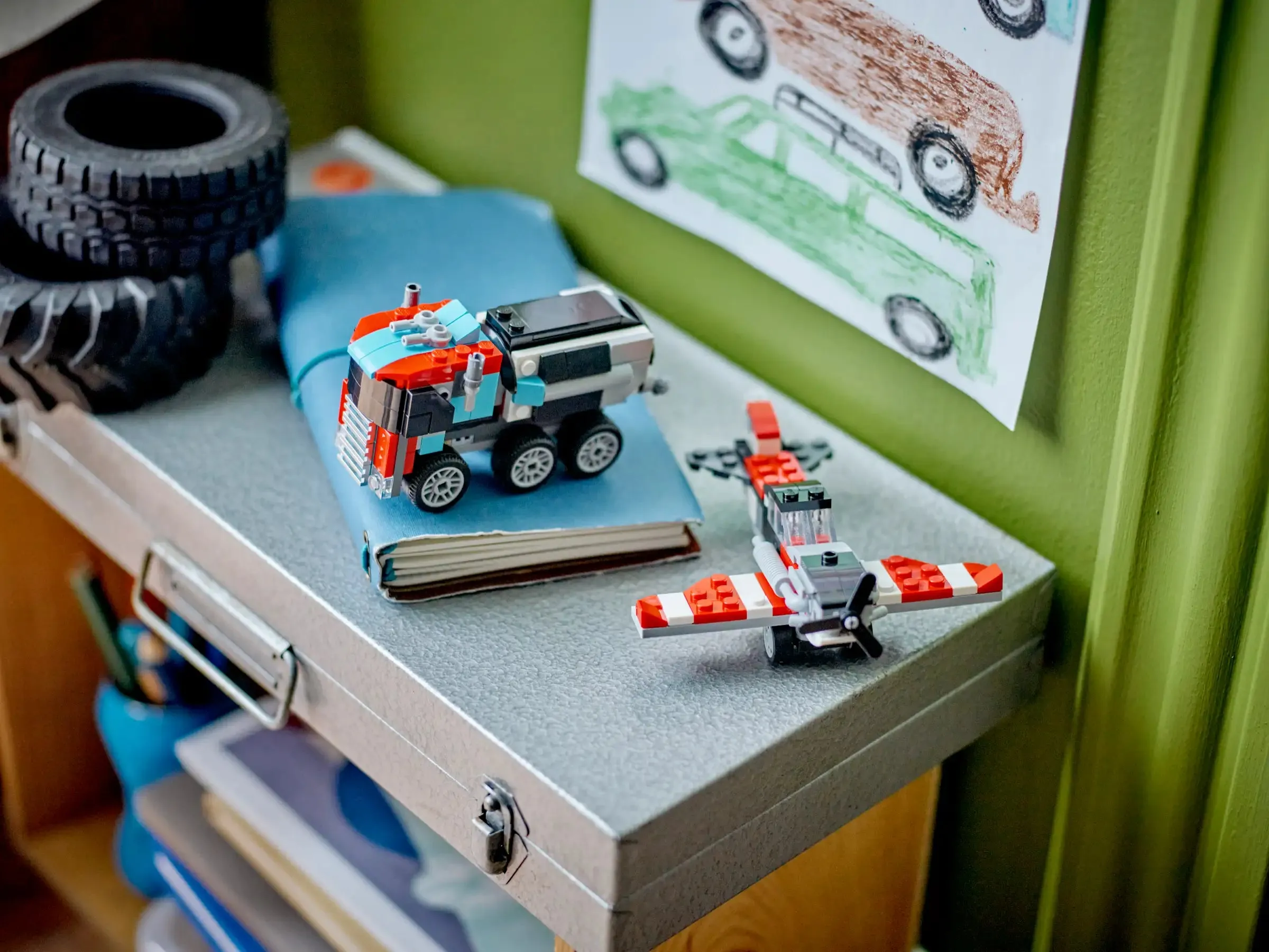 LEGO CREATOR 31146 Flatbed Truck with Helicopter