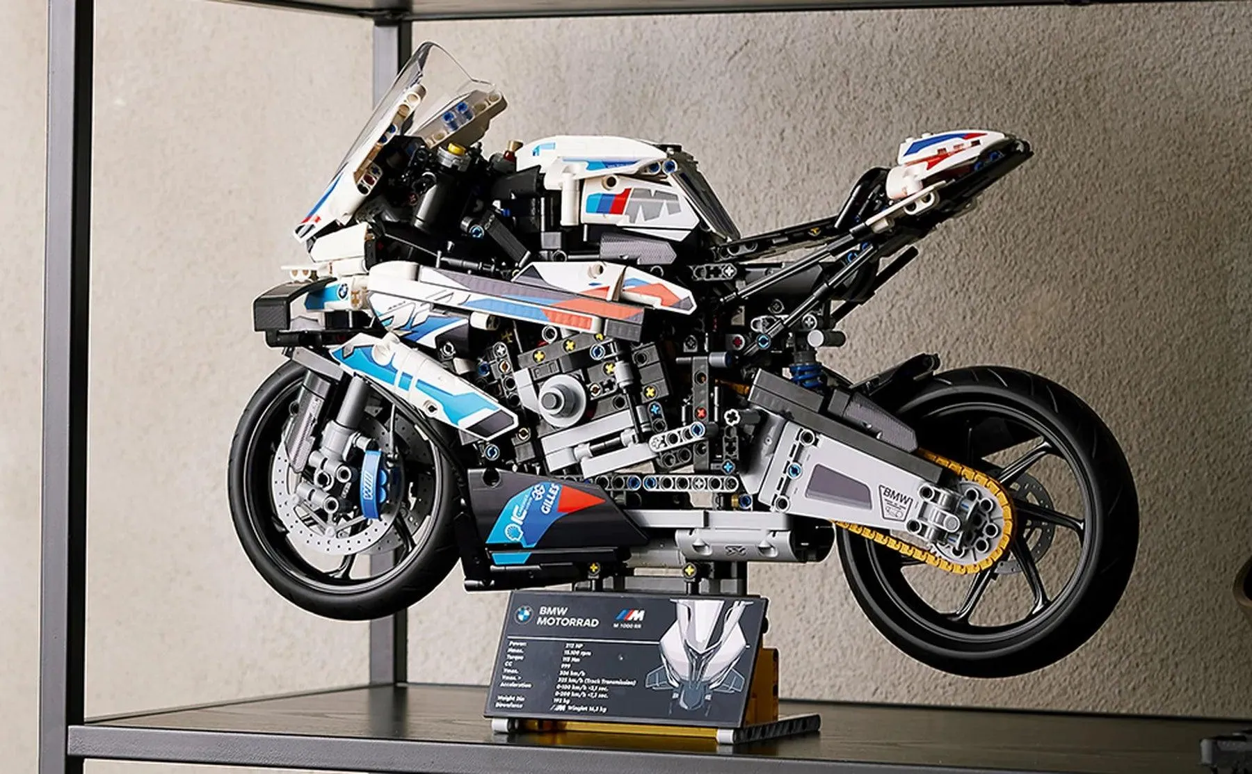 LEGO TECHNIC 42130 BMW M 1000 RR
